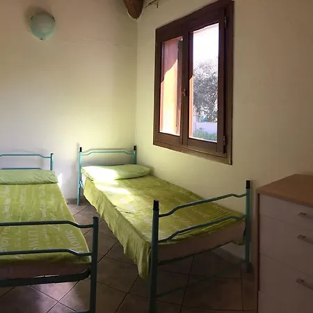 Rinaggiu Villino * سان تيودورو